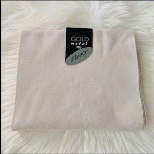 🆕 Gold Medal Gray Fleece Scarf